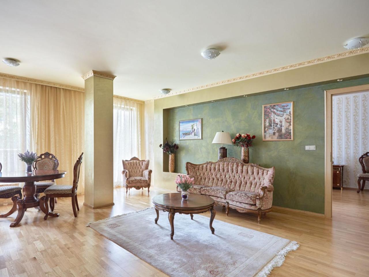 Lira 3 Apartments Karlovy Vary Bagian luar foto